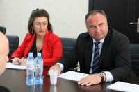   კომისია 400-მდე დევნილი ოჯახისთვის სოფლად სახლის შესყიდვის საკითხს განიხილავს