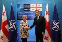როუზ გოტმიოლერი გიორგი გახარიას: ნატო მტკიცედ უჭერს მხარს საქართველოში მიმდინარე დემოკრატიულ რეფორმებს როუზ გოტმიოლერი გიორგი გახარიას: ნატო მტკიცედ უჭერს მხარს საქართველოში მიმდინარე დემოკრატიულ რეფორმებს
