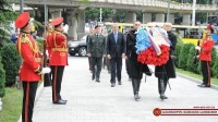 ჩეხეთის თავდაცვის მინისტრმა გმირთა მემორიალი გვირგვინით შეამკო