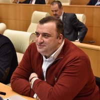 რატი იონათამიშვილი: იმ სკოლებს, სადაც ინკლუზიური განათლება ხორციელდება, განსაკუთრებული ყურადღება უნდა მიექცეს