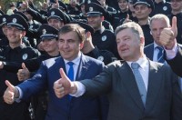 zn.ua (უკრაინა): სამკვდრო-სასიცოცხლო შეტაკება დაფხავებულ პოლიტიკურ სახურავზე; ქვემოთ კი საბურავებს უკვე ცეცხლს უკიდებენ....