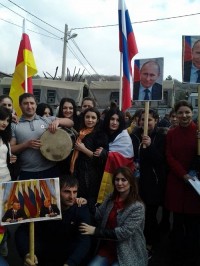 რატომ აფრიალებენ „დამოუკიდებელ“ ცხინვალში პუტინის პორტრეტებს და რა ეწყინათ ოსებს რუსებისგან-რეპორტაჟი სეპარატისტული რეგიონიდან