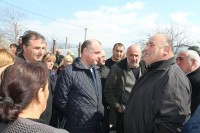 გორის მუნიციპალიტეტის სოფელ მერეთში დავით ონიაშვილი და კახა სამხარაძე მოსახლეობას შეხვდნენ