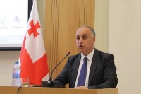 დიმიტრი ხუნდაძე ვანო მერაბიშვილზე: დაემხოს საკუთარ ბალიშზე