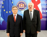 კორეის ელჩმა დავით ჯალაღანიას რწმუნებათა სიგელის ასლი გადასცა