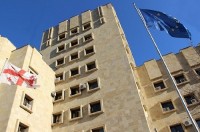 კინოთეატრ „ამირანის“ წინ მიმდინარე აქციის დროს ძალადობაში ბრალდებულს 1 წლით და 6 თვით თავისუფლების აღკვეთა მიესაჯა