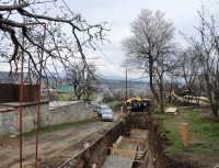  ვაკის რაიონში საყრდენი კედლების მოწყობა და საგზაო ინფრასტრუქტურის მოწესრიგება მიმდინარეობს 
