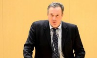აკაკი ზოიძე: "ნაციონალებმა" ავრალურ რეჟიმში იაფფასიანი სპექტაკლი დადგეს