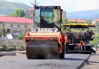 ახალციხეში, 9 აპრილის ქუჩაზე ასფალტის საფარის დაგება მიმდინარეობს