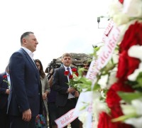 შინაგან საქმეთა მინისტრმა, სახელმწიფო უსაფრთხოების სამსახურის უფროსთან ერთად, შინდისის გმირთა ხსოვნას პატივი მიაგო და 17 გმირის საფლავი გვირგვინით შეამკო