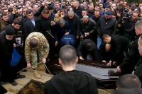 არჩილ ტატუნაშვილი მუხათგვერდის ძმათა სასაფლაოზე სამხედრო პატივით დაკრძალეს