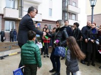 თბილისში 200 დევნილ ოჯახს ახალი ბინების გასაღებები გადაეცა