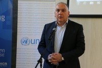 შოთა რეხვიაშვილი დევნილთა ნამუშევრების გამოფენის გახსნის ღონისძიებას დაესწრო