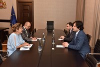 პარლამენტის თავმჯდომარემ ევროკავშირის წარმომადგენლობის ხელმძღვანელთან გამოსამშვიდობებელი შეხვედრა გამართა      