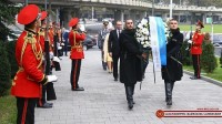 ფინეთის თავდაცვის მინისტრმა გმირთა მემორიალი გვირგვინით შეამკო