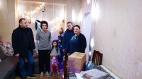 საკრებულოს დეპუტატმა ლევან დავითაშვილმა სოციალურად შეჭირვებულ ოჯახებს საახალწლო ნობათი გადასცა  საკრებულოს დეპუტატმა ლევან დავითაშვილმა სოციალურად შეჭირვებულ ოჯახებს საახალწლო ნობათი გადასცა