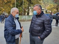 გოჩა ენუქიძე ონის მუნიციპალიტეტში სოფელ გლოლას მოსახლეობას შეხვდა