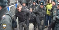 მოსკოვში დაკავებული აქტივისტები კვლავ პოლიციის განყოფილებაში არიან