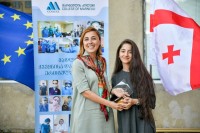 განათლების მინისტრის მოადგილემ მარნეულის კოლეჯის სტუდენტებსა და კურსდამთავრებულებს საჩუქრები გადასცა
