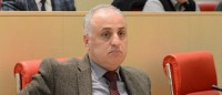 დიმიტრი ხუნდაძე მაჟორიტარ დეპუტატთა ჯგუფის სახელით განცხადებას ავრცელებს