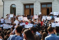 თსუ-ს პირველ კორპუსთან სტუდენტების აქცია მიმდინარეობს