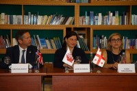 სოფიო ქაცარავამ დიდი ბრიტანეთის საპარლამენტო დელეგაციასთან ერთად ქუთაისის აკაკი წერეთლის სახელობის უნივერსიტეტში შეხვედრა გამართა