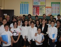 რუსლან აბაშიძე ბათუმში ფერიის საჯარო სკოლის მოსწავლეებს და აფხაზეთიდან დევნილ მოსახლეობას შეხვდა