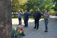 ,,ქართული ოცნების“ მაჟორიტარი დეპუტატობის კანდიდატმა გმირების ხსოვნას პატივი მიაგო