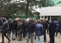 „თბილავიამშენის" თანამშრომლები ხელფასების მომატებას ითხოვენ