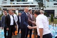 მამუკა ბახტაძემ ბათუმის ბულვარში "ქართუს" მიერ რეაბილიტირებული კაფე „რვაფეხა“ დაათვალიერა