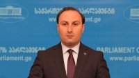 ანრი ოხანაშვილი: უცნაურია, რომ „ფრიდომ ჰაუსის“ ანგარიშში წარმოდგენილი გარკვეული ტენდენცია პირდაპირ წინააღმდეგობაში მოდის ამერიკის შეერთებული შტატების საელჩოსა და ევროკავშირის ოფიციალურ განცხადებებთან