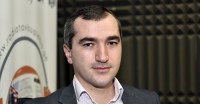 ოთარ ანგურიძე: კაცი მთელი ცხოვრება „თიბისის“ ვიცე-პრეზიდენტი რომ არის, ეკონომიკა როგორ იზომება, კი უნდა იცოდეს, წესით და რიგით ოთარ ანგურიძე: კაცი მთელი ცხოვრება „თიბისის“ ვიცე-პრეზიდენტი რომ არის, ეკონომიკა როგორ იზომება, კი უნდა იცოდეს, წესით და რიგით