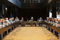 ნათია თურნავა მეცნიერ-ეკონომისტებსა და ეკონომიკის დარგის ექსპერტებს ხვდება
