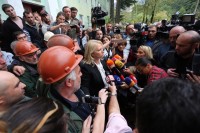 ნათია თურნავა ტყიბულში მეშახტეებსა და კომპანია „საქნახშირის“ წარმომადგენლებს ხვდება