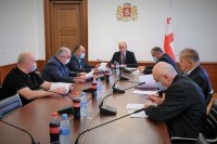 საპროცედურო საკითხთა და წესების კომიტეტის სხდომაზე მაჟორიტარების ბიუროების ფუნქციონირებისა და დაფინანსების წესზე იმსჯელეს
