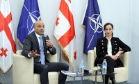 ჯეიმს აპატურაიმ სტუდენტებისთვის საჯარო ლექცია გამართა
