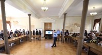 მართლწესრიგის ოფიცრებმა თბილისის კლასიკური გიმნაზიის მოსწავლეებთან ბულინგისა და ძალადობის თემაზე საინფორმაციო შეხვედრა გამართეს მართლწესრიგის ოფიცრებმა თბილისის კლასიკური გიმნაზიის მოსწავლეებთან ბულინგისა და ძალადობის თემაზე საინფორმაციო შეხვედრა გამართეს