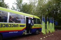 „ახალი მემარჯვენეების“ სააგიტაციო ავტობუსი იმერეთში „მშვიდობის მარშს“ განაგრძობს