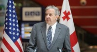  იან კელი მარტში თანამდებობას დატოვებს 
