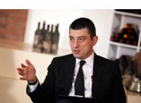 გიორგი გახარია: 496 ოჯახს, ჩვენს დევნილებს, ჯანდაცვის სამინისტრო გადასცემს ახალ ფართობს, ახალ ბინას ან დაუკანონებს უკვე არსებულს
