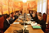 საპარლამენტო უმრავლესობის წევრები ვენეციის კომისიის დელეგაციას შეხვდნენ