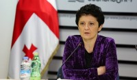 თეა წულუკიანი: თუ მართლაც არსებობს თანხა, რომელიც მავანმა თვითმფრინავების დასაქირავებლად შეაგროვა, მოვუწოდებ მას თუ მათ, მთლიანად ჩარიცხონ ფონდში, ისე, რომ თავისთვის თეთრიც არ დაიტოვონ