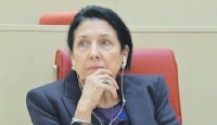 "ng.ru"(რუსეთი): საქართველოს პრეზიდენტობა რუსეთისა და საფრანგეთის ყოფილ მოქალაქეებს სურთ