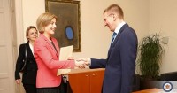 საქართველოს ელჩმა ლატვიის საგარეო საქმეთა მინისტრს რწმუნებათა სიგელების ასლი გადასცა