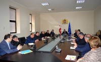 კორონავირუსის საფრთხესთან დაკავშირებით სამცხე-ჯავახეთის სამხარეო ადმინისტრაციაში შეხვედრა გაიმართა