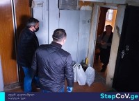 საკრებულოს მაჟორიტარმა დეპუტატმა ლევან დავითაშვილმა და პარლამენტის წევრმა ირაკლი აბუსერიძემ ისნის რაიონში მცხოვრებ 150 ოჯახს სასურსათო კალათა გადასცეს