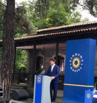 კახა კალაძე: დესტრუქციისა და რევანშის ნაცვლად განათლება, პროფესიონალიზმი, შრომისმოყვარეობა, სოლიდარობა და სამშობლოს ყოველდღიური სამსახური გვჭირდება