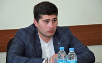 რაჭა-ლეჩხუმ-ქვემო სვანეთის სახელმწიფო რწმუნებულის მოვალეობის შემსრულებელმა გიორგი მაქარაშვილმა პირველი სამუშაო შეხვედრა ჩაატარა