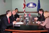 ვახტანგ ყოლბაია დიდი ბრიტანეთისა და ჩრდილოეთ ირლანდიის გაერთიანებული სამეფოს ელჩს შეხვდა
