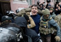 «The New York Times» (აშშ): სააკაშვილი სახურავზე